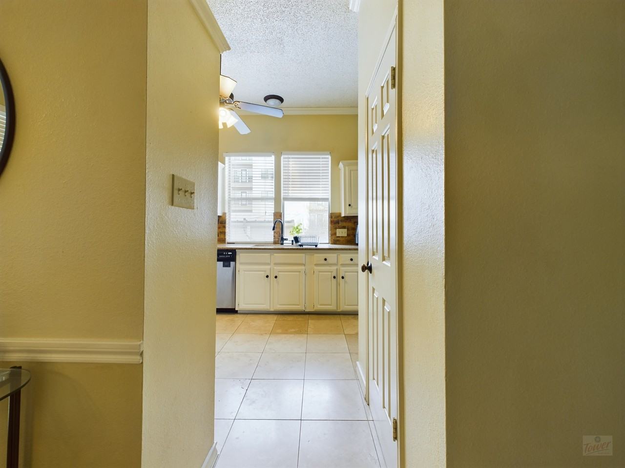 914 W 26th St - Photo 6 of 31