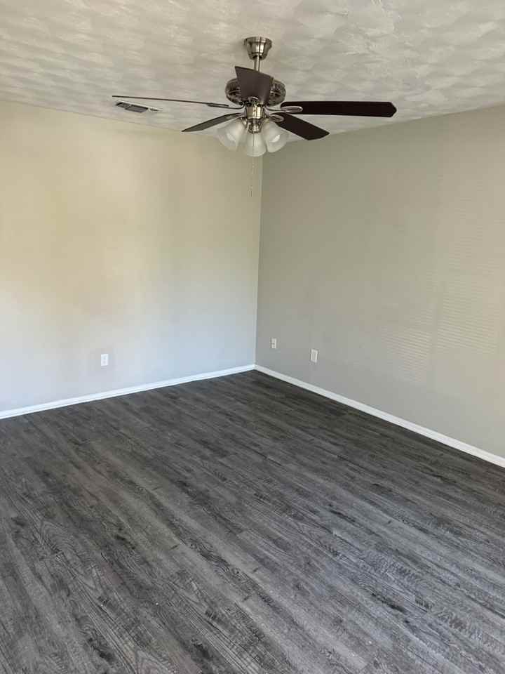 5712 Shipp Dr - Photo 3 of 19
