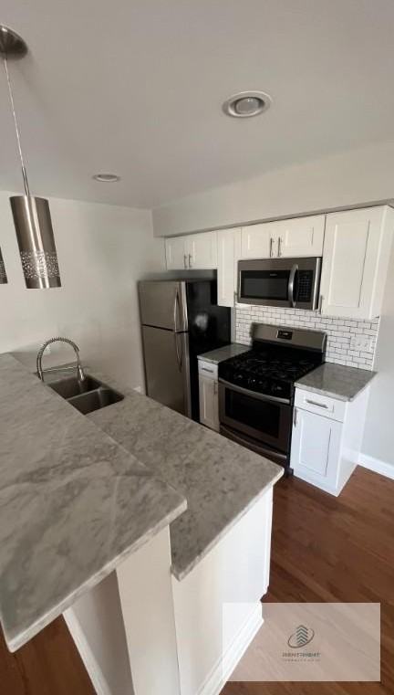 3627 W Oakdale Ave #2R - Photo 2 of 10