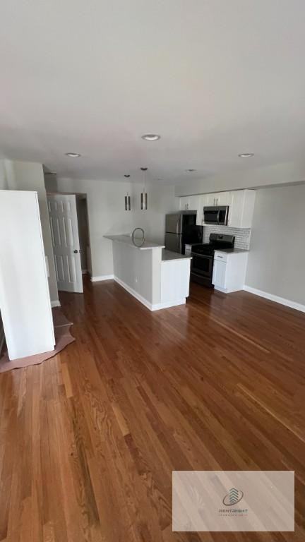 3627 W Oakdale Ave #2R - Photo 3 of 10