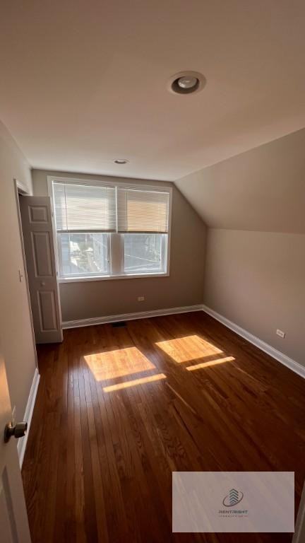 3627 W Oakdale Ave #2R - Photo 4 of 10