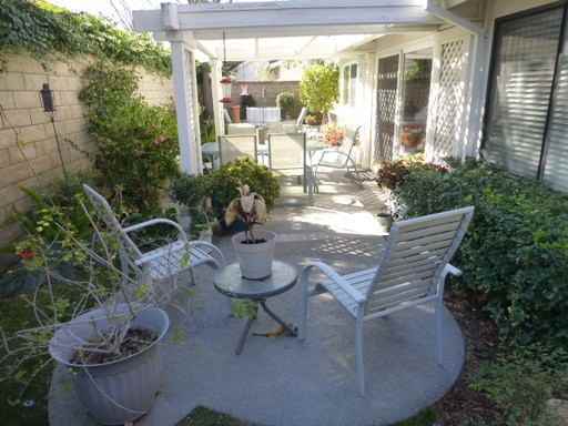 23958 Oakland Ct - Photo 3 of 10