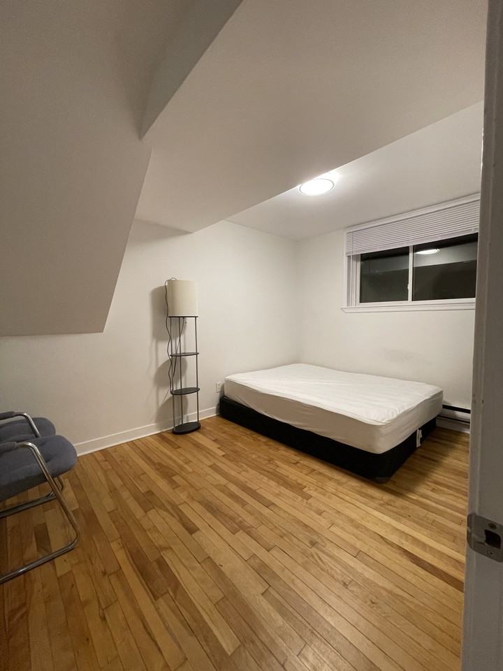 788 McLean Street - Photo 5 of 11