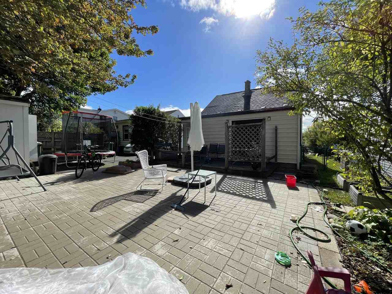 2787 Connaught Avenue - Photo 2 of 28