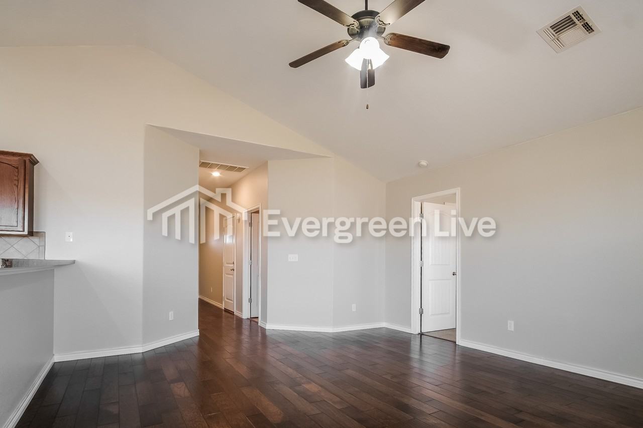 11009 N 146th East Ave - Photo 4 of 16