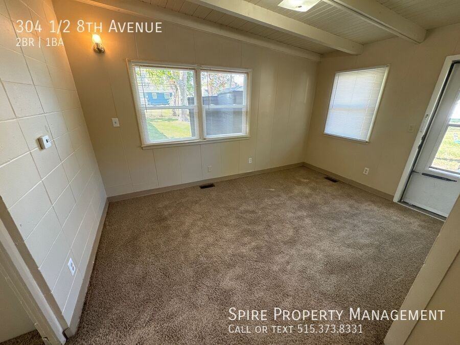 304 1/2 8th Ave - Photo 3 of 10
