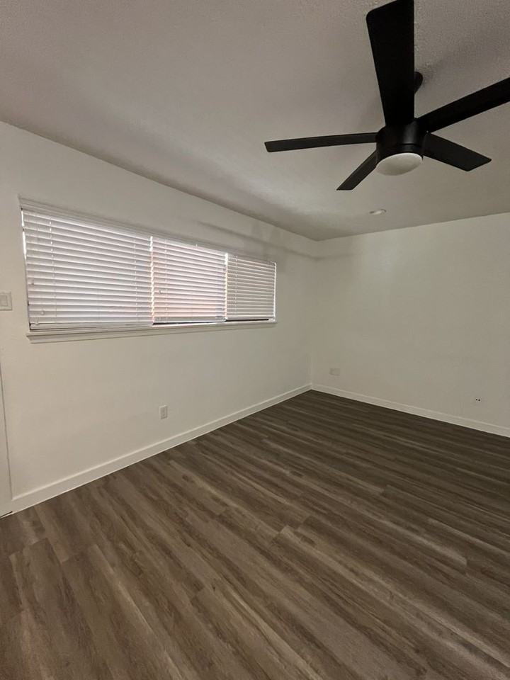 Dream Montrose - Photo 6 of 26