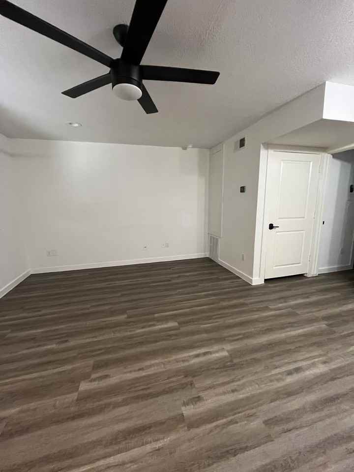 Dream Montrose - Photo 7 of 26