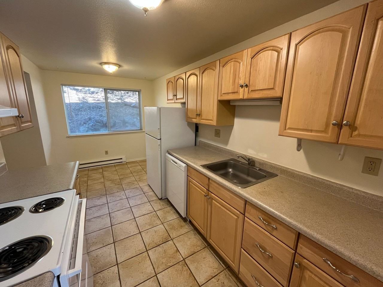 1529 Nw Portland Ave #B - Photo 2 of 14