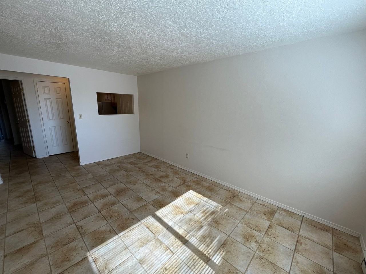 1529 Nw Portland Ave #B - Photo 6 of 14