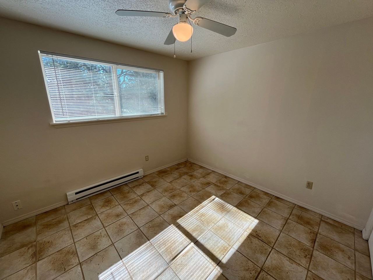 1529 Nw Portland Ave #B - Photo 7 of 14