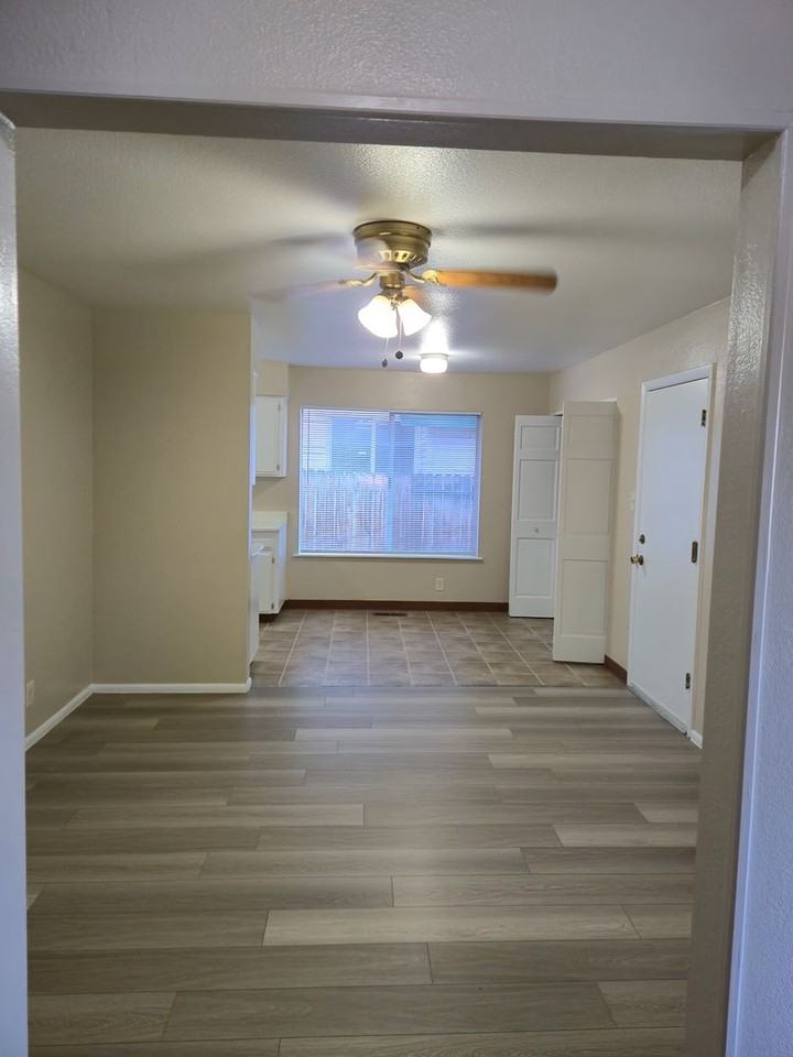 1030 Mcdonald Dr - Photo 4 of 24