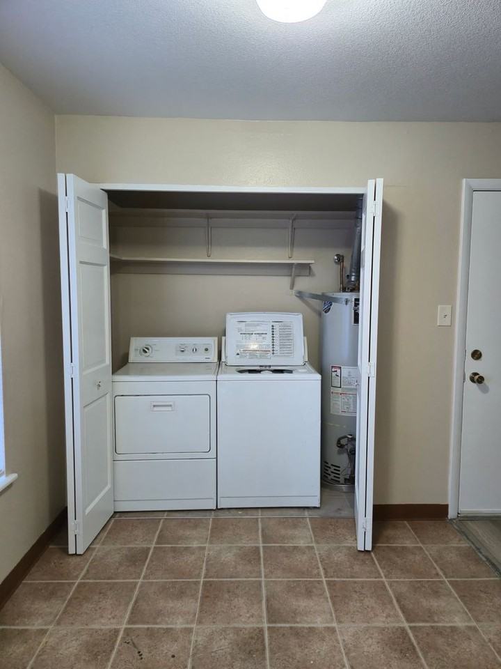 1030 Mcdonald Dr - Photo 6 of 24