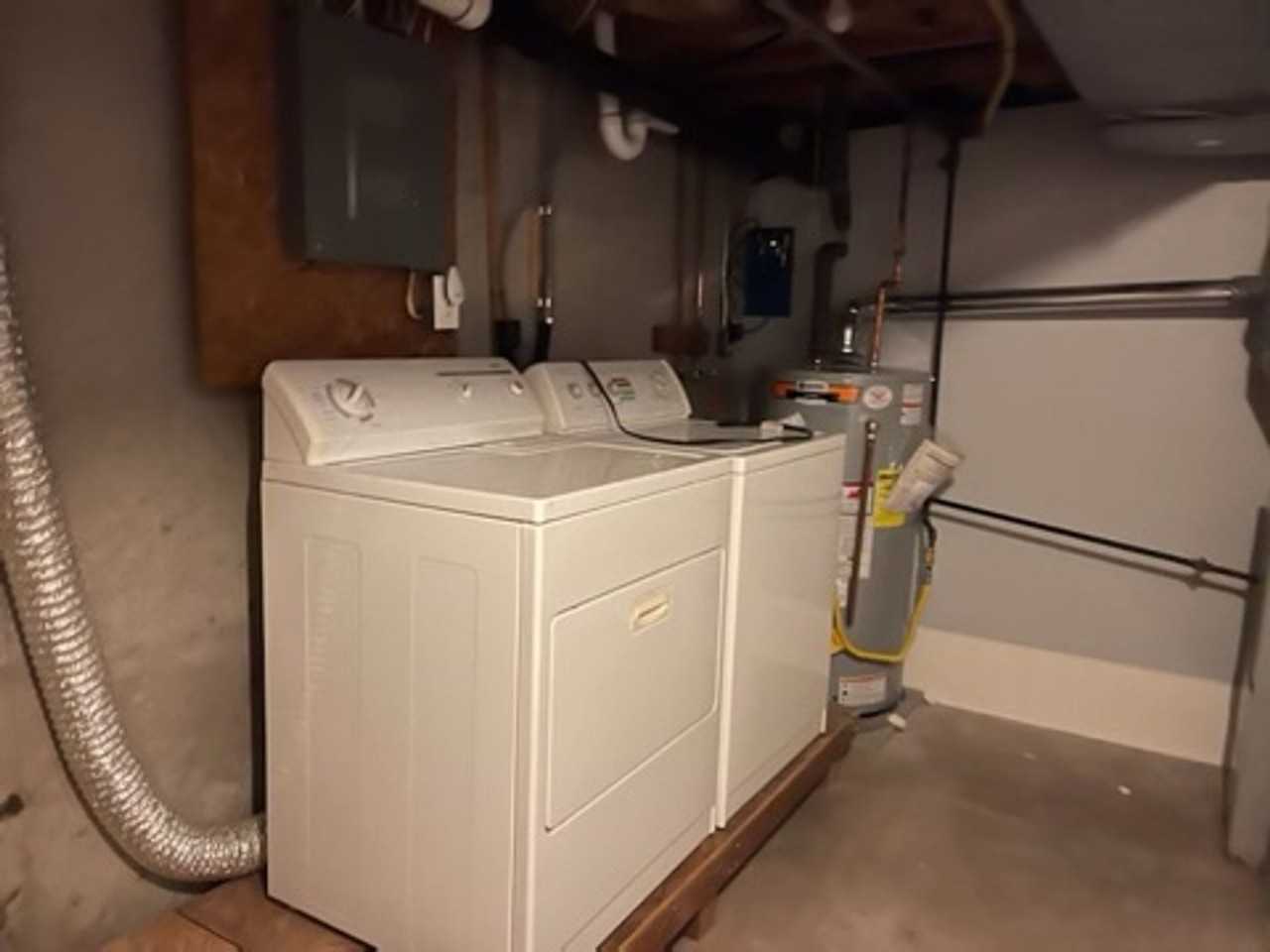 Maple Ave 609 Cheshire - Photo 3 of 15