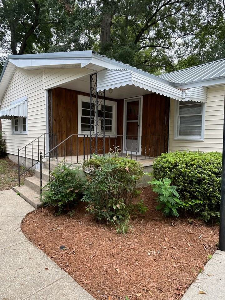3303 Cherokee Ave - Photo 2 of 9
