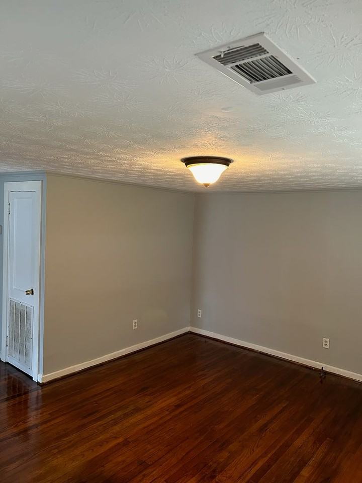 3303 Cherokee Ave - Photo 3 of 9