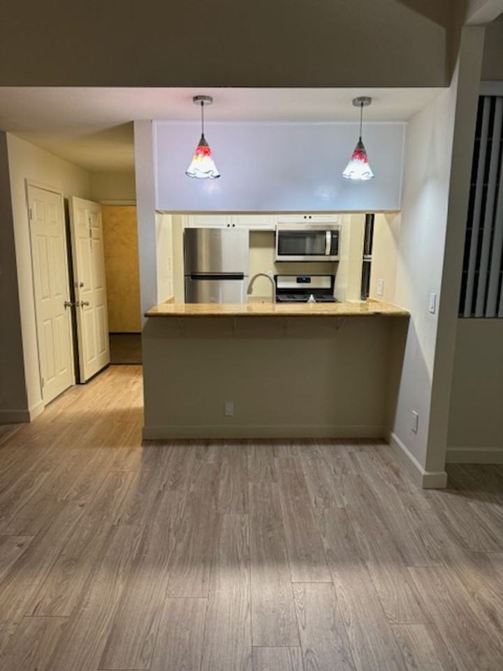 1201 - Photo 3 of 12