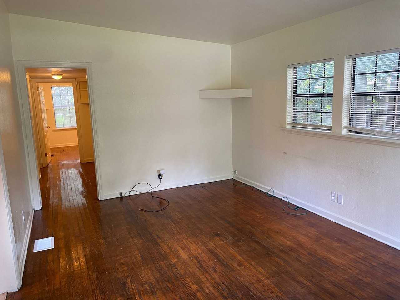 1509 Mayhew St - Photo 4 of 28