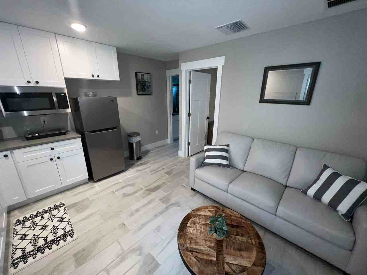 273 W Warren Ave - Photo 2 of 14