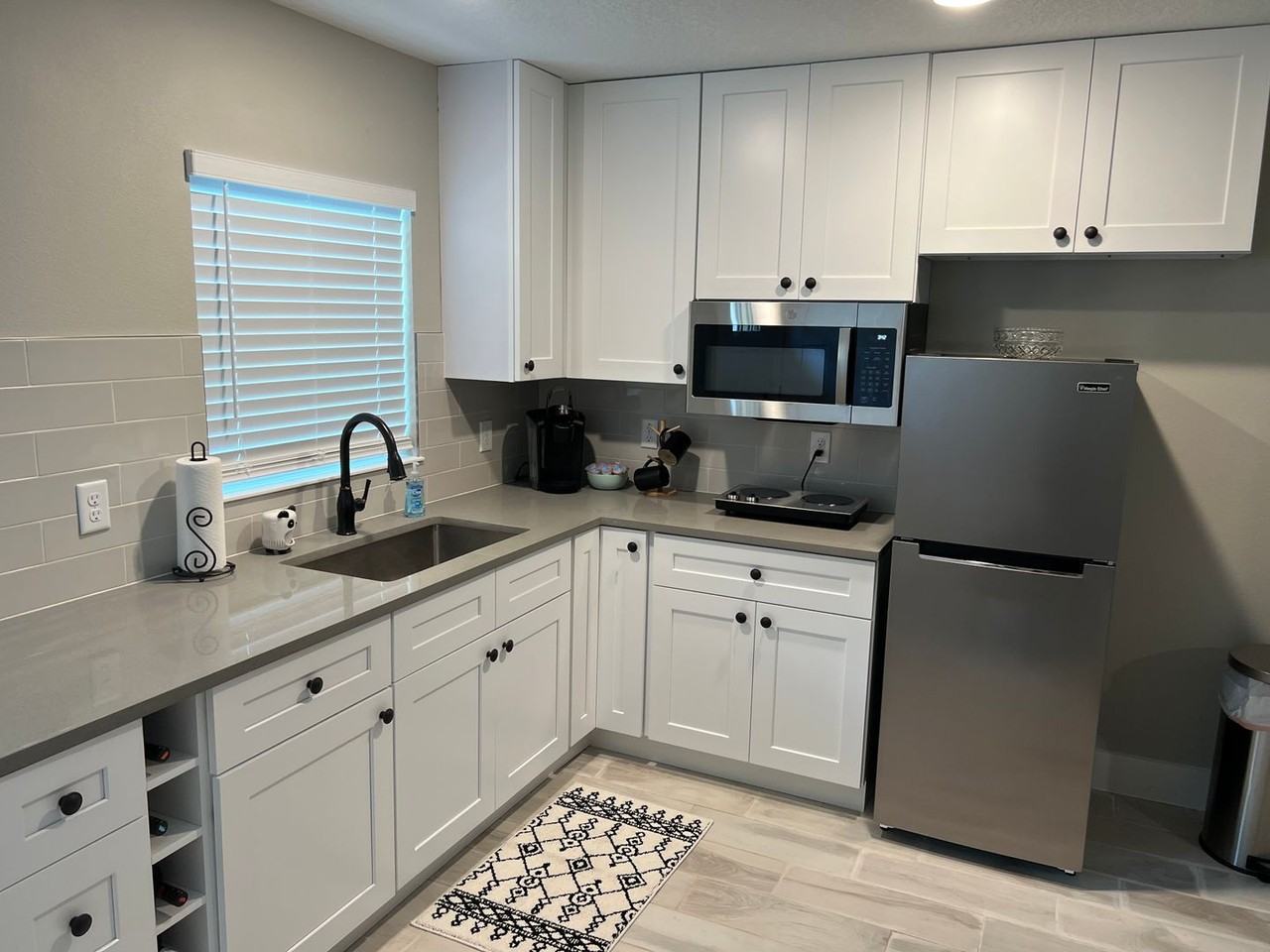 273 W Warren Ave - Photo 3 of 14