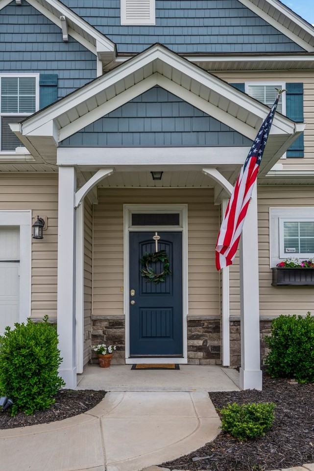 180 Wolfpoint Dr - Photo 3 of 28