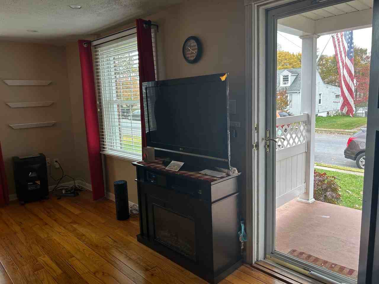 161 S 4th St - Photo 3 of 28