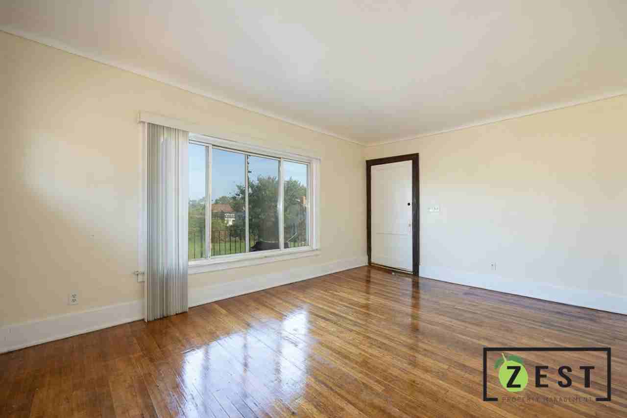 1989 Pasadena St - Photo 2 of 21