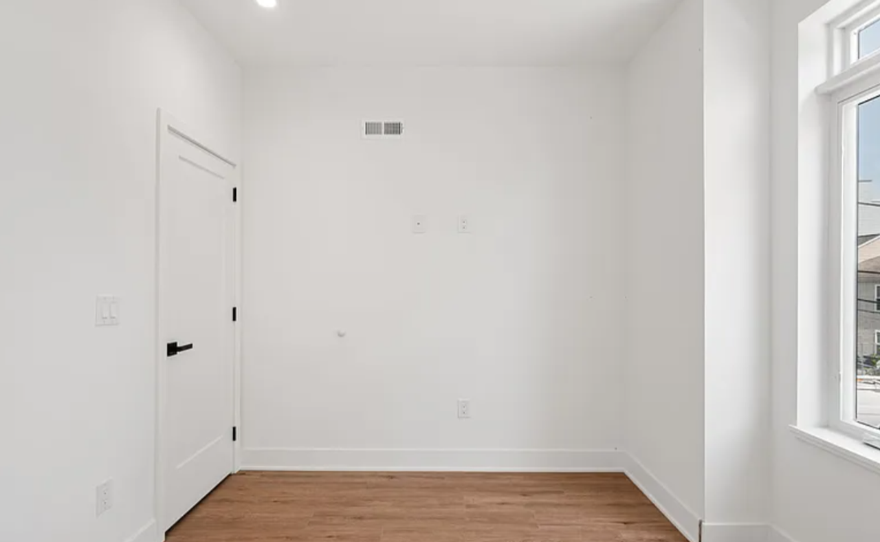 1546 N Darien St - Photo 6 of 37