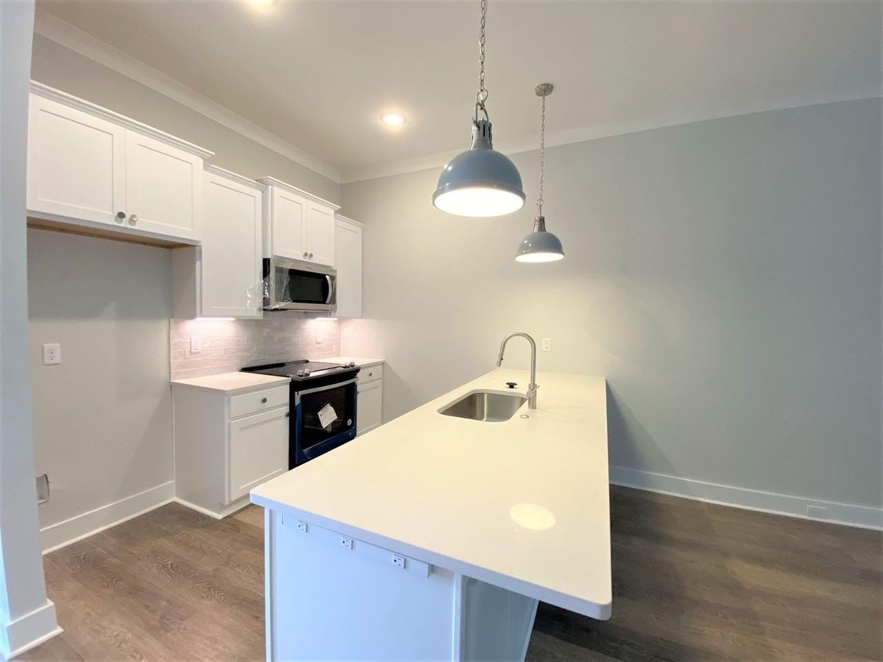 17530 Comfort Blvd - Photo 3 of 14