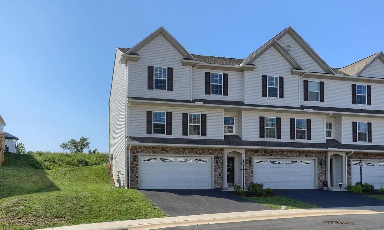 2317 Bartlett Rd - Photo 2 of 29