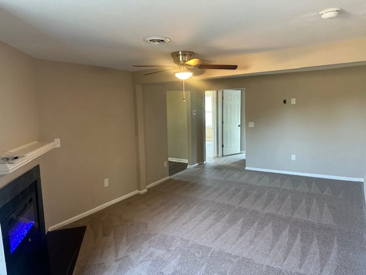 119 W Seaview Ave - Photo 3 of 15