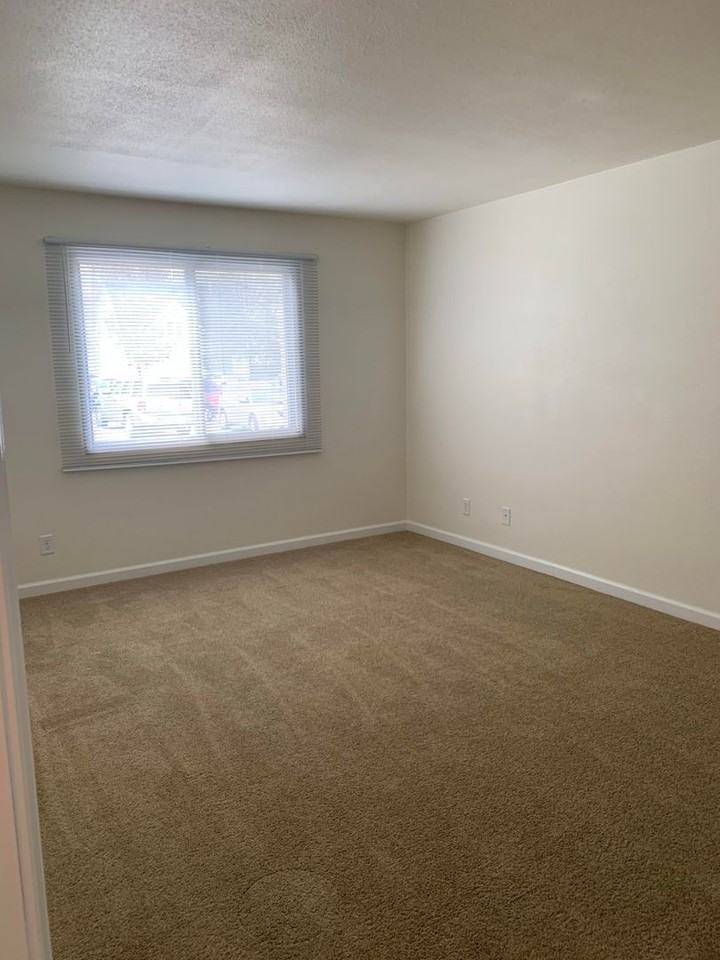 930 Copeland Avenue - Photo 3 of 4