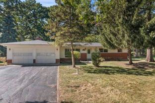 36332 N Hawthorne Ln - Photo 1 of 1