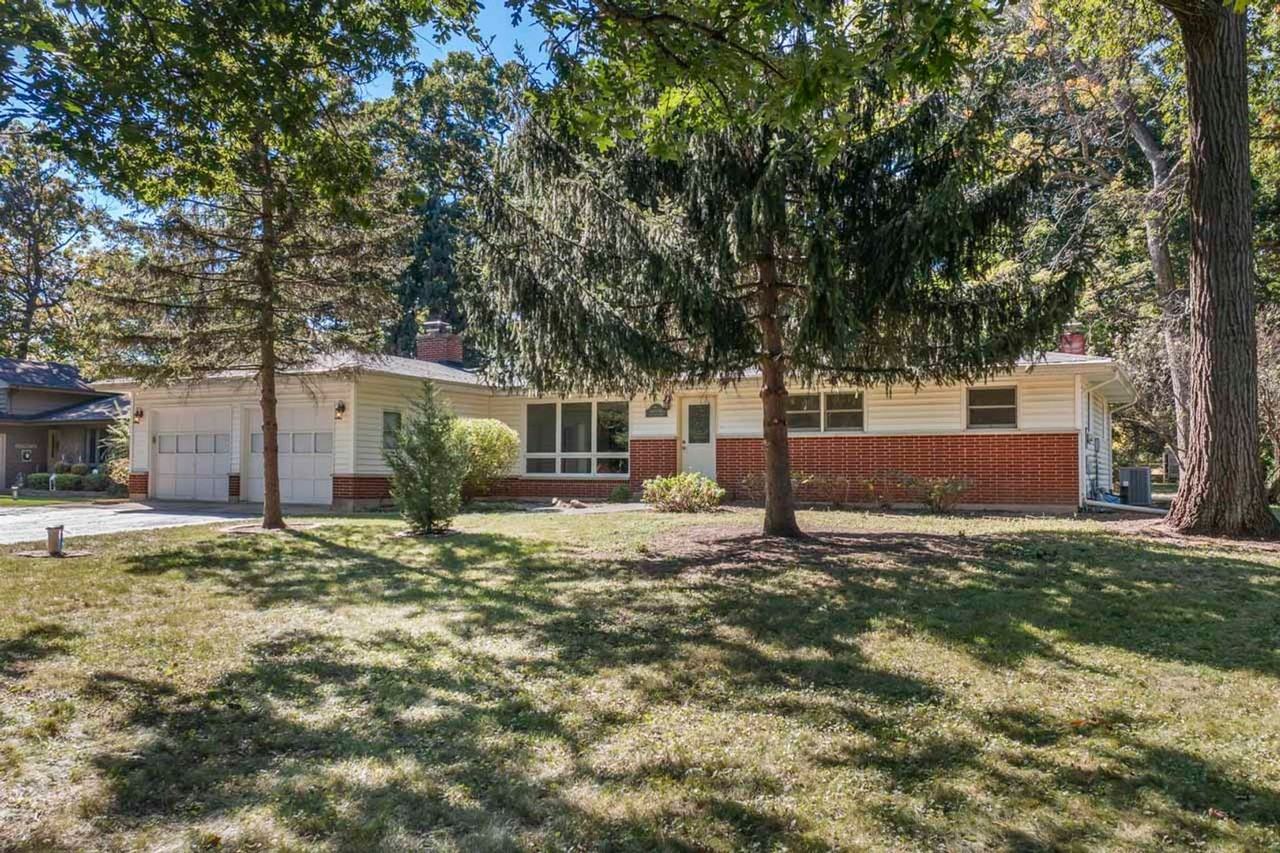 36332 N Hawthorne Ln - Photo 3 of 26