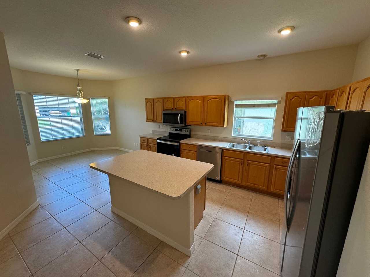 679 Brockton Way - Photo 3 of 20