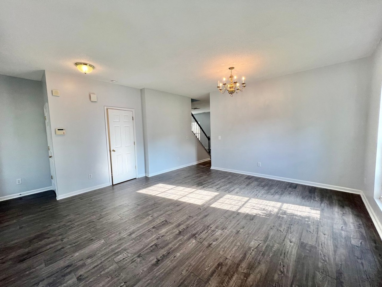 925 Fulworth Ave - Photo 3 of 30
