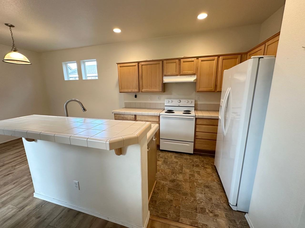 4652 Se Lone Oak St - Photo 3 of 26