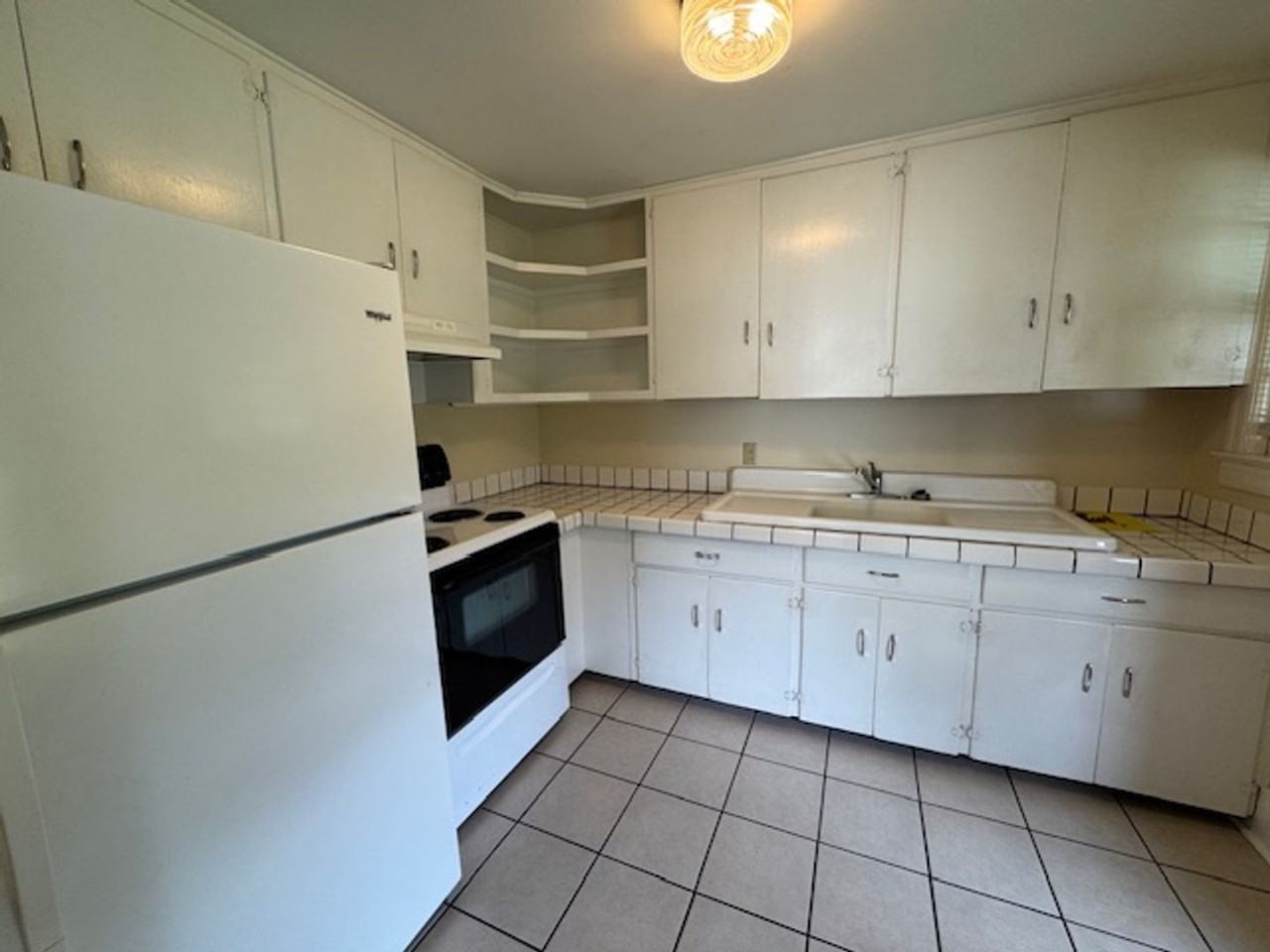 2038 Jackson St - Photo 5 of 16