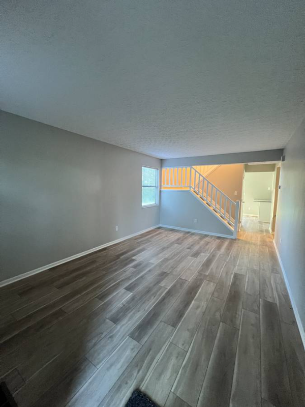 3907 Heatherglen Dr - Photo 3 of 20