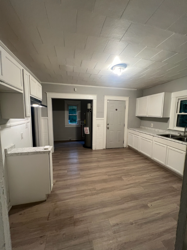 612 Willard St - Photo 3 of 11