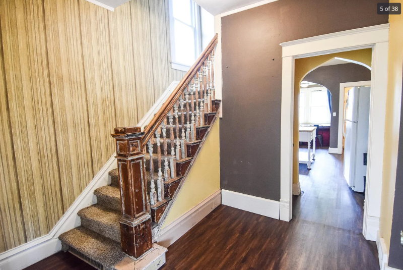 716 Knight Ave N - Photo 2 of 20