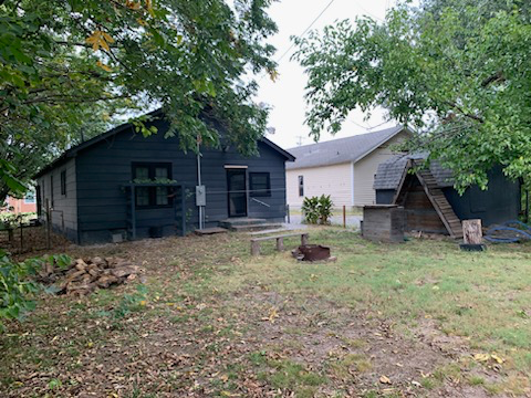 327 E 16th St - Photo 2 of 18