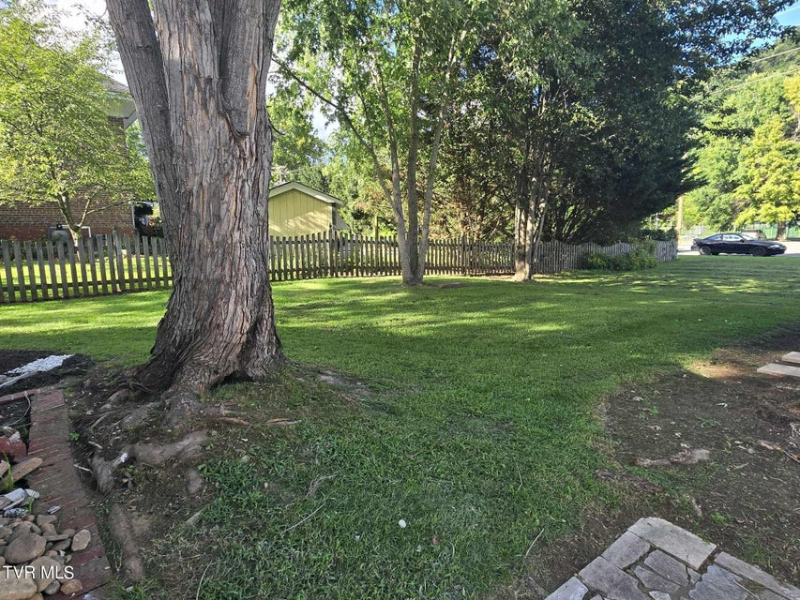 408 S Main St - Photo 3 of 14
