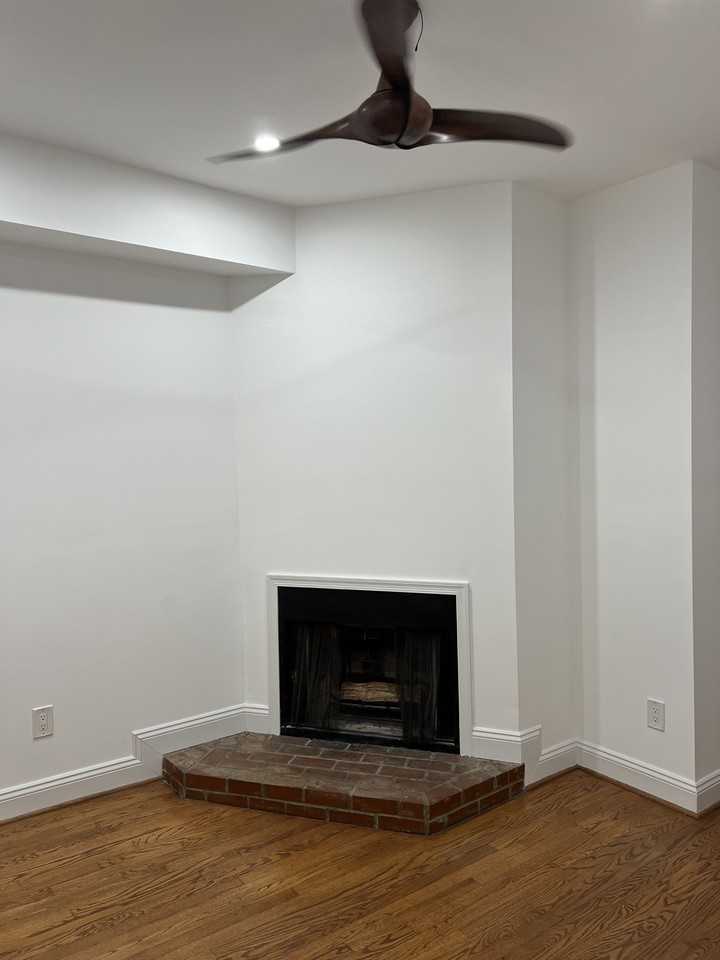 1423 K Street Southeast #NA - Photo 4 of 34