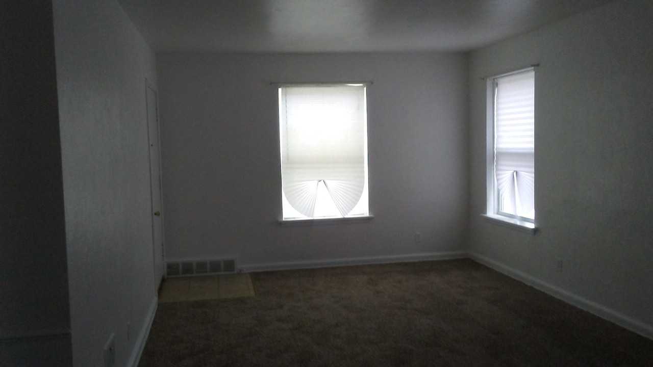 8804 Riverview Blvd #A - Photo 3 of 13