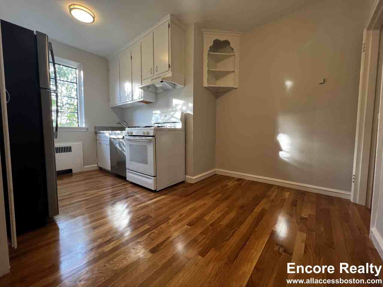 91 Longwood Ave #6 - Photo 2 of 18