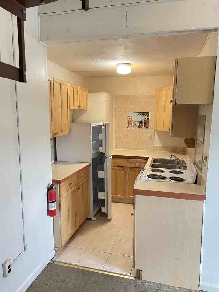 192 York St #F - Photo 4 of 5