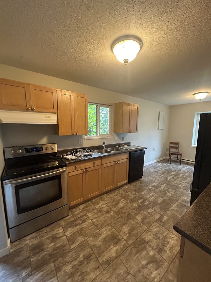 2939 Oriole Crescent - Photo 6 of 16