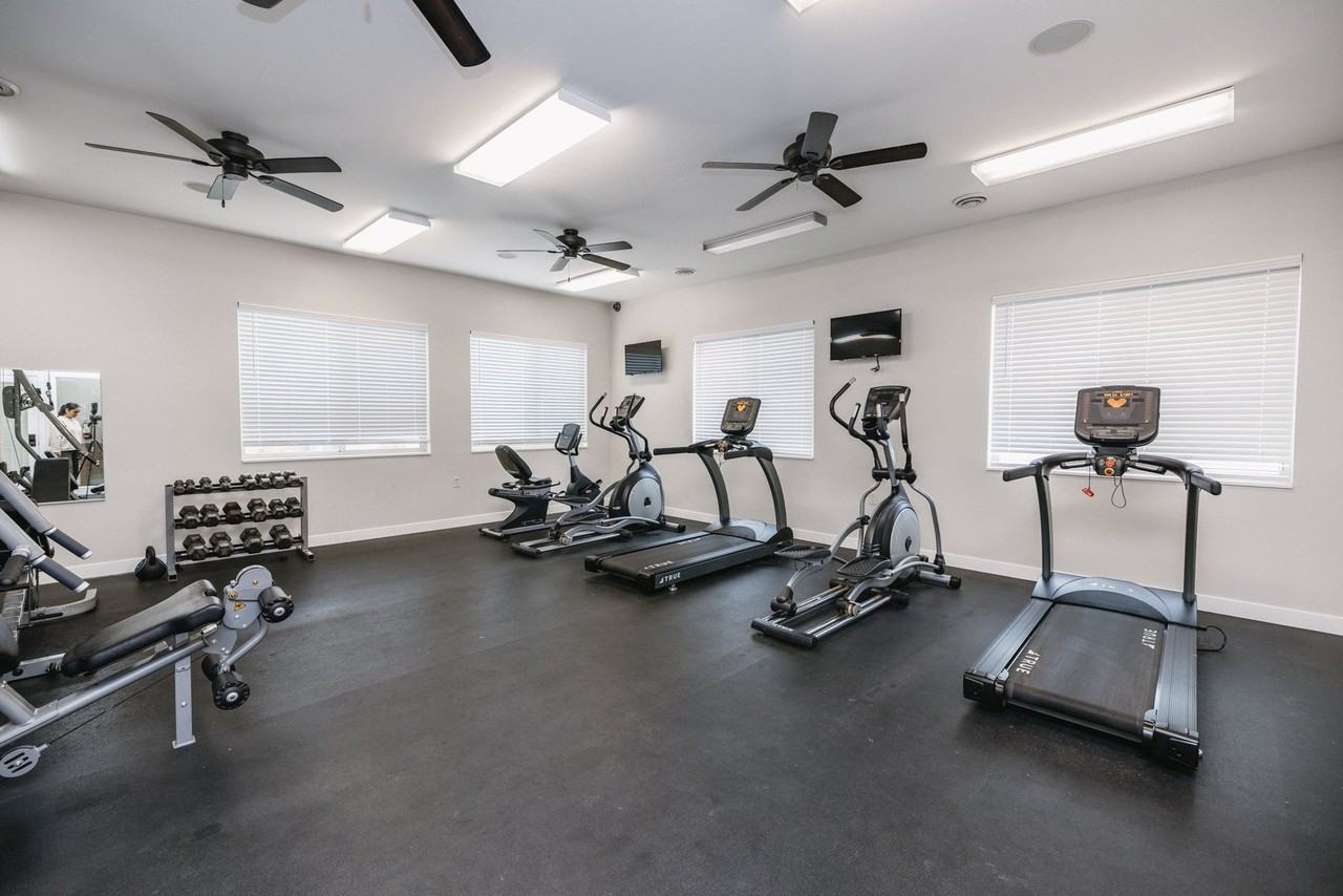 Prairiewood Apartments and Townhomes - Photo 7 of 40