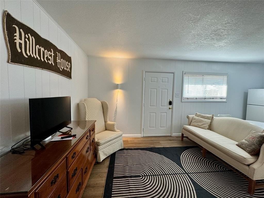 2401 Church St - Photo 3 of 20